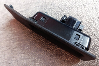 tlačítko otvárania kufra na BMW - 11