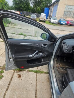 Ford Mondeo MK4 2.0 96 kW manual - 11