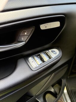 Mercedes Benz V220d - 11