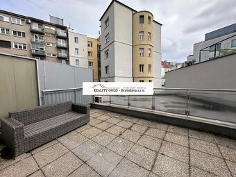 Ponúkame na predaj 1 izb. byt 67 m2 + terasa 16 m2 na Micki - 11