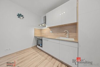 Moderný 2 izbový byt s klímou a balkónom v tichom a pokojnom - 11