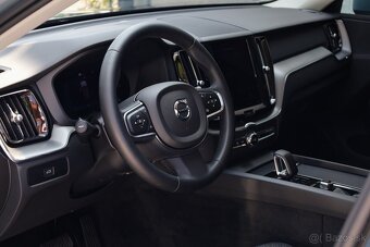 Volvo XC60 2.0 B4 mHEV Core A/T - 11
