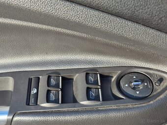 Ford Kuga 4x4 2,0 tdci 120kw PowerShift - 11