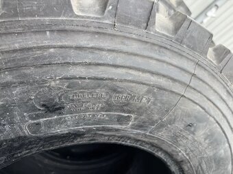 Gumy continental 335/80 R 20 - 11