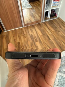 iPhone 16 ako nový - 11