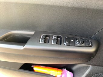 KIA Sportage 1.6 GDi Gold - 11