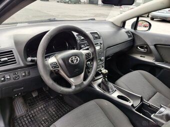 Toyota Avensis - 11