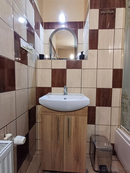 2-Izbovy byt v Komarne na prenajom. - 11