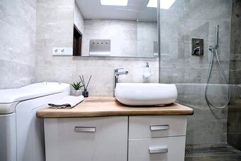 Luxusný zariadený 3 izbový byt s balkónom, Levice - 11