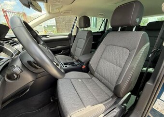 Volkswagen Passat 2,0 TDI 110kW DSG NAVI 2023 nafta automat - 11