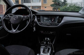 Opel Crossland X 1.2 TURBO AT6 - 11