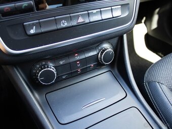 Mercedes-Benz CLA Kupé 200 URBAN A/T - 11