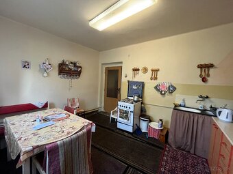 Šaca - 5 izbový rodinný dom s peknou záhradou - 11