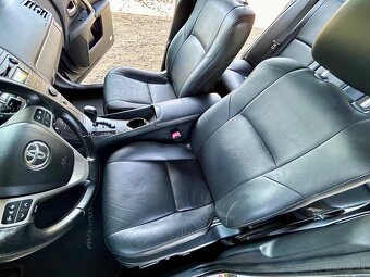 Toyota Avensis Combi 2.2 D-Cat 110kw - 11