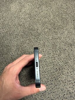 iPhone 15 Pro, Black Titanium, 256GB - 11