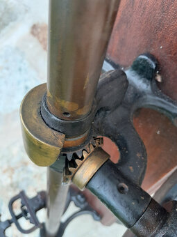 Stroj na testování pružnosti příze. John Nesbitt ltd Manches - 11