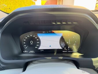 Volvo XC90 B5 Inscription 173KW DPH Jsem první majitel - 11