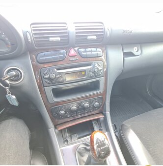 Mercedes Benz C200 - 11
