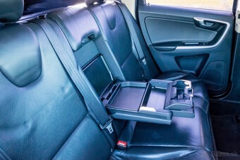 Volvo XC60 2.4 D - 11