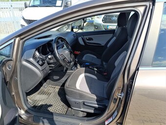Kia Cee´d SW 1.6 CRDi EX/Gold - 11