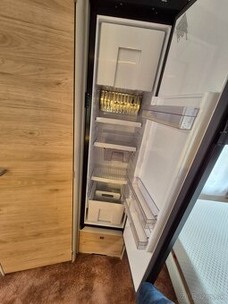 Obytný přívěs DETHLEFS NOMAD 530 DR - 11