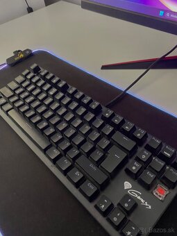 Herný Počítač, Ryzen 7 3700X, RX 5700 8GB, 16GB RAM - 11