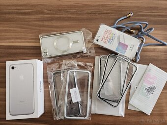 Predam Iphone 7 128GB silver - 11