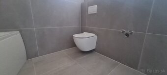 REKONŠTRUKCIA -5 IZB. RODINNÝ DOM, ŽILINA-DVOJGARÁŽ, 402m2 - 11