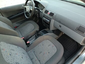ŠKODA FABIA 1,2HTP(BENZÍN),47KW,2004, GARAŽOVANÁ - 11