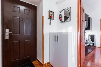 REZERVOVANÉ 2 izbový BYT po kompletnej rekonštrukcií - 11