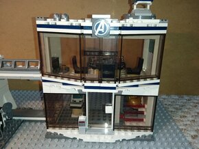 76131 LEGO Avengers Endgame Avengers Compound Battle - 11