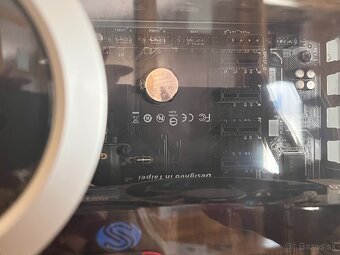 Počítač značky Aorus - 11