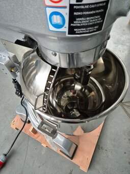 KUCHYŇSKKÝ ROBOT 20L ŠLAHAČ MIESIČ CESTA - 11