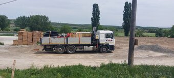 Autodoprava s hydraulickou rukou a vyklápač - 11