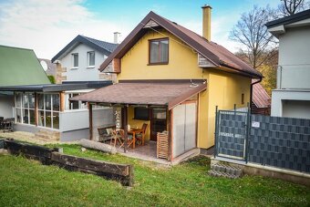 Chata + stavebné pozemky pri Vinianskom jazere, obec Vinné. - 11