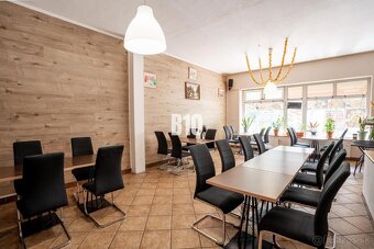 VAZOVOVA - OBCHODNÝ PRIESTOR VHODNÝ AKO GASTRO PREVÁDZKA SO  - 11