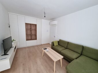 Predám moderne zariadený 3 izbový byt s veľkou terasou - 11
