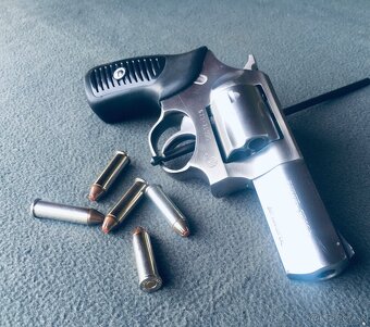 Revolver Ruger 3” .357 Magnum - 11