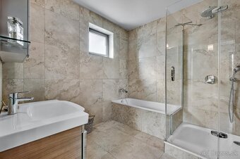 Na predaj komfortný a kvalitne postavený dom, Sološnica - 11