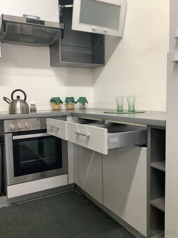 Moderná šedá kuchyňa LUNARA - 11