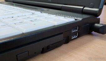 Fujitsu E752, Intel i3-3110M@2,40GHz, 4GB DDR3, 32GB SSD - 11