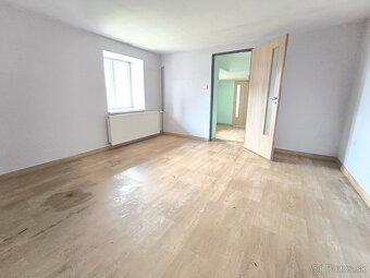 Rodinný dom  v Košeci  s potenciálom – rekonštrukcia alebo n - 11
