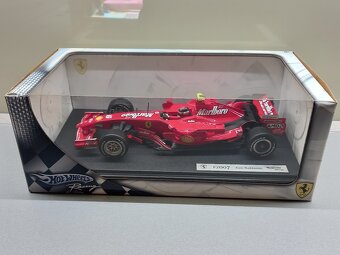 F1 FERRARI F2007 2007 MARLBORO RAIKKONEN HOTWHEELS 1:18 - 11