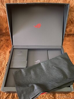 Asus ROG Strix Scar II - 11