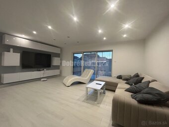 Štýlový rodinný dom z lodných kontajnerov, na predaj. - 11