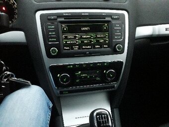 Škoda Octavia II. Combi Scout 2.0 TDI CR DPF 4x4 Facelift - 11