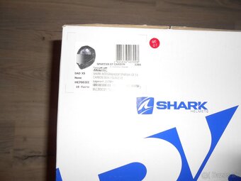 Predam krasnu novu karbonovu moto prilbu znacky SHARK SPARTA - 11