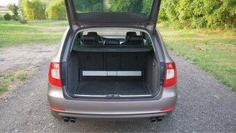 Škoda Superb kombi 3.6 fsi VR6 4x4 - 11