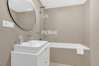 EXKLUZÍVNY 2i byt, PRÍSTAVNA,LOGGIA ,CHLADENIE,PARKING,Plyná - 11