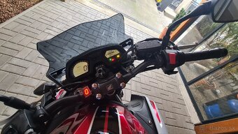 Honda CB650F - 11